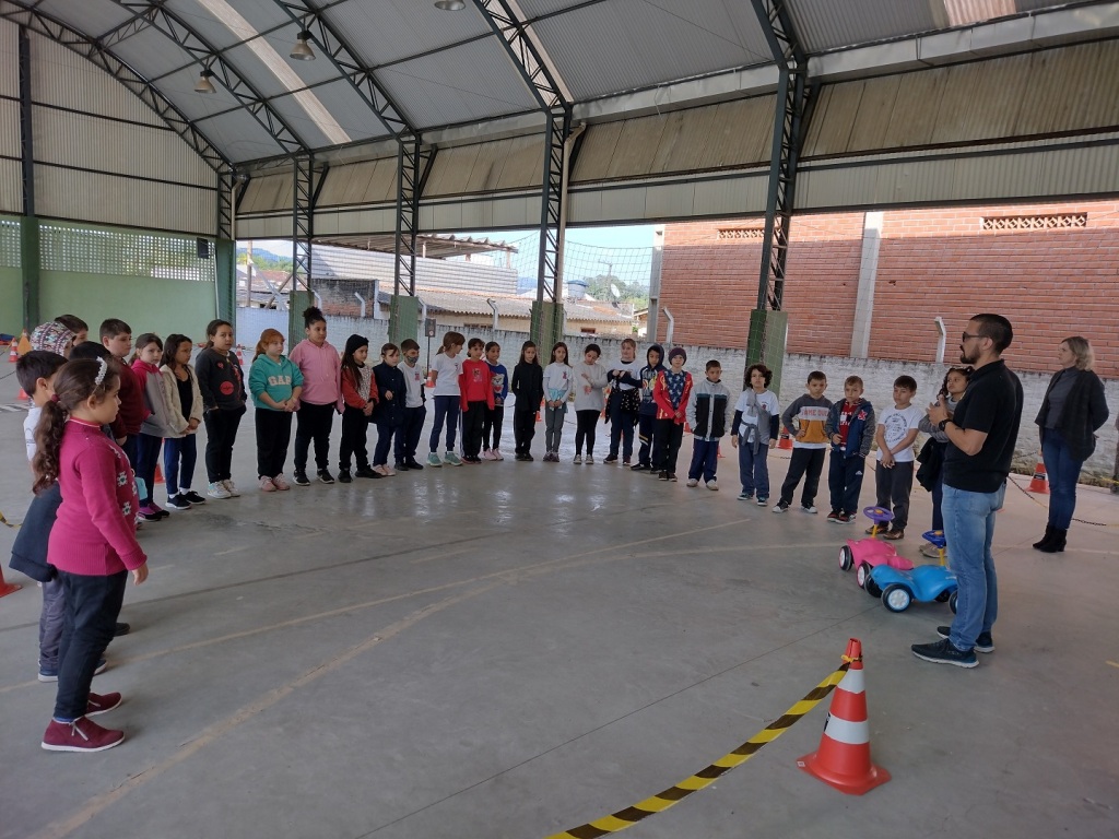 Jogos digitais ensinam educação para o trânsito na EBM Albertina