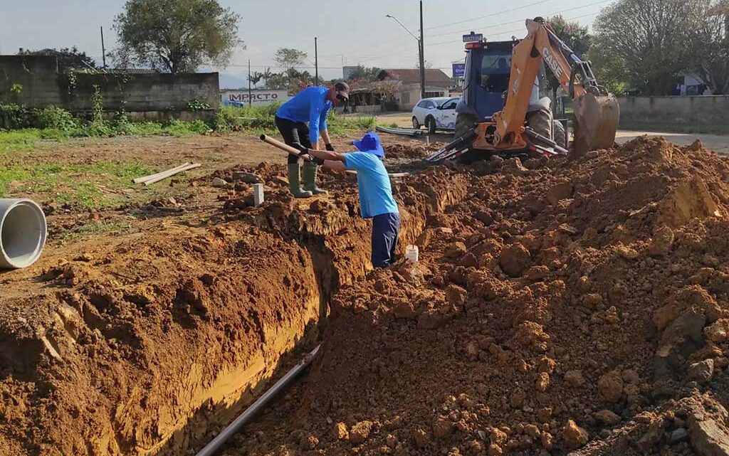 SAMAE Timbó inicia implantação de nova rede de água na Rua Brasília