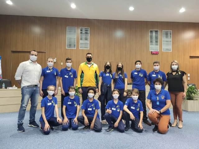 Parlamento Jovem de Timbó recebe treinador das Paralimpíadas de Tóquio, Sidney Reinhold