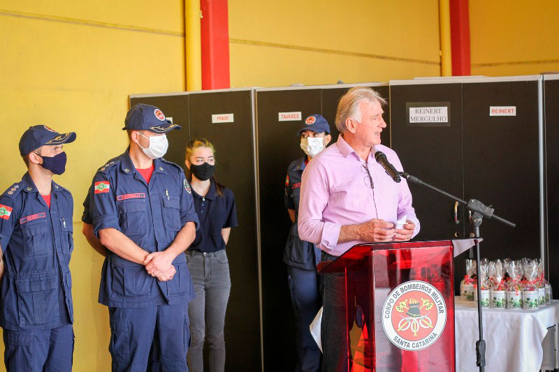 Vice-prefeito de Timbó prestigia solenidade de aniversário do Corpo de Bombeiros Militar no município