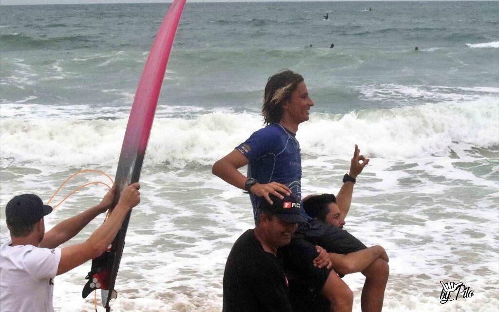 Atleta timboense vence terceira etapa do Itajaí Surf Open na categoria Junior