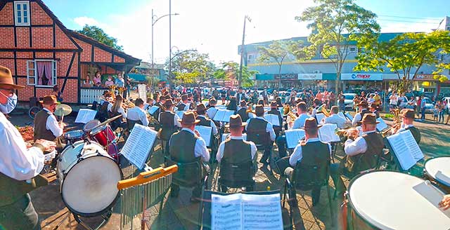 Banda Municipal Professor João Müller realiza apresentação especial no aniversário de Timbó