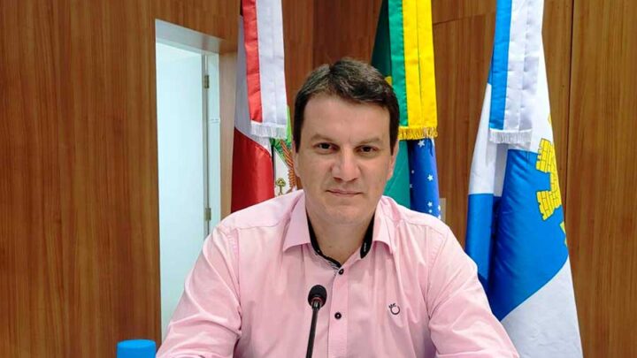 Câmara de Timbó – Vereador Douglas Marchetti faz indicação para Educadores