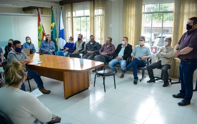 Agricultores de Ascurra conhecem o programa ELO, do Sebrae