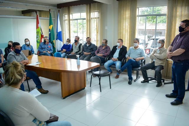 Agricultores de Ascurra conhecem o programa ELO, do Sebrae