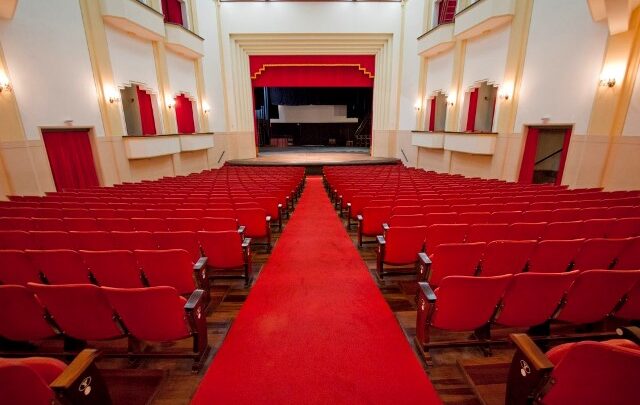 Teatro Carlos Gomes lança edital para retomada de eventos artísticos e culturais em Blumenau