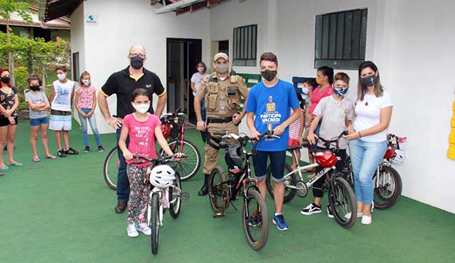 Blumenau – 2ª edição do projeto Ciclovia da Alegria arrecada bicicletas usadas para reformar e doar a crianças carentes no Natal