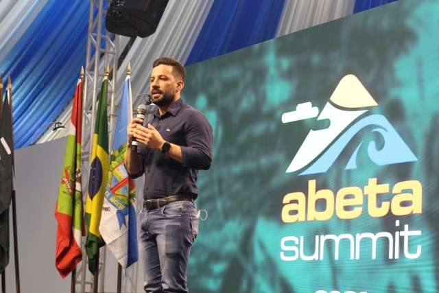 Prefeito de Timbó prestigia abertura do ABETA Summit 2021