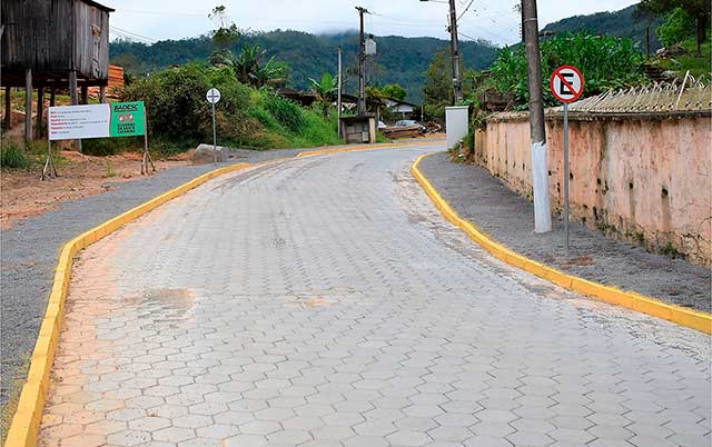 OBRA CONCLUÍDA – Pavimentação da Rua Júlio Berri no Bairro Rodeio 50