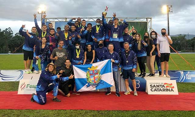 Equipe masculina de Atletismo da FME Timbó é campeã dos Joguinhos Abertos de Santa Catarina