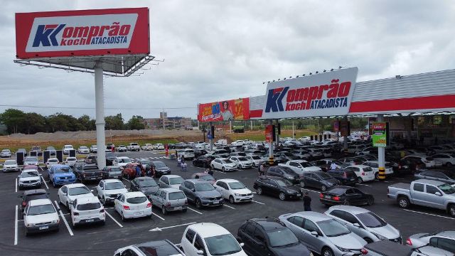 Grupo Koch realiza mutirão para vagas​ em Gaspar​