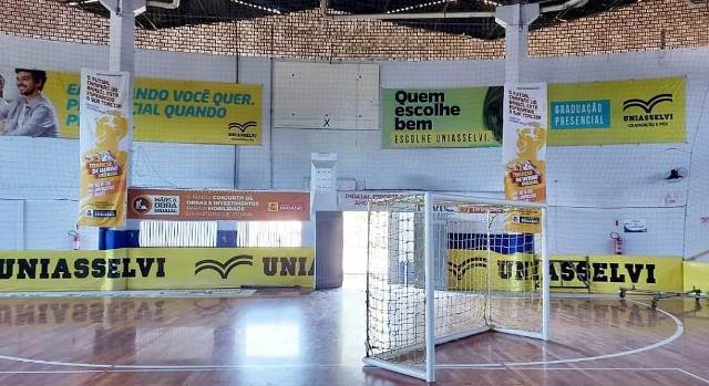 Futsal – Estrutura para a 36ª Edição do Torneio de Verão de Indaial começa a ser instalada