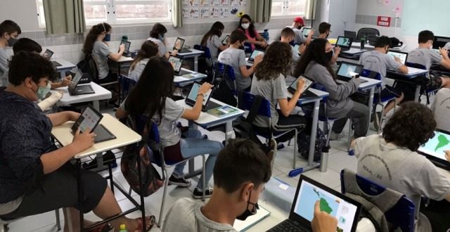 Indaial – Estudantes de escolas da rede pública municipal de ensino usufruem de novas tecnologias em sala de aula