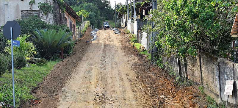 Rodeio – Iniciada a pavimentação da Rua Vitório Zermiani no Bairro Nova Brasília