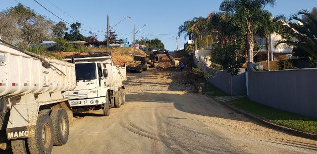 Programa Pavimenta Timbó entrega mais pavimentações e segue contemplando novas ruas