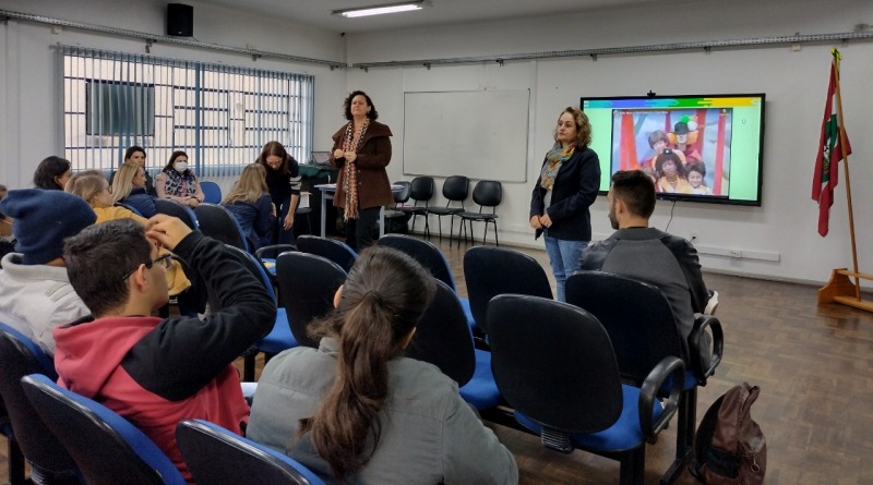 Secretaria de Educação de Indaial realiza primeira formação de 2022 para auxiliares de sala do Ensino Fundamental