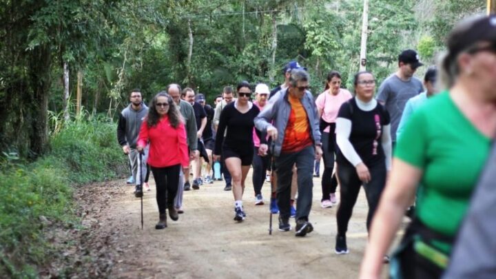 Timbó – Caminhada Morro Azul leva público para apreciar belas paisagens da Mulde