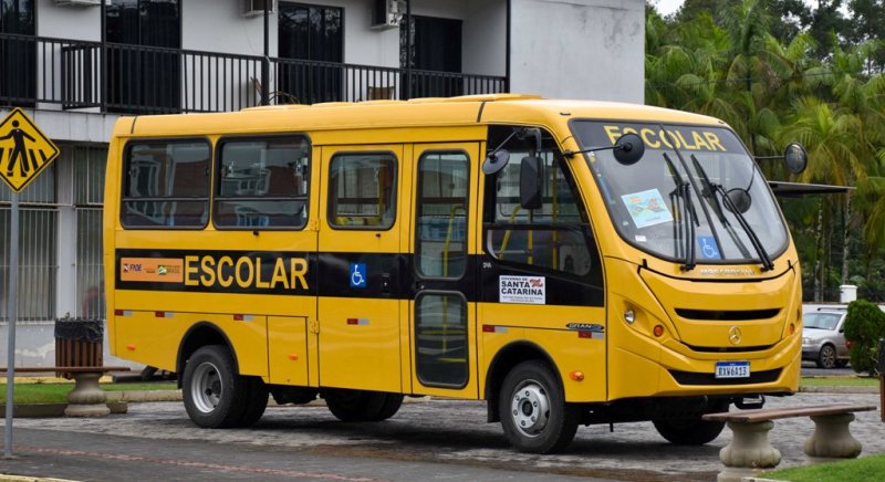 Programa Caminhos da Escola – Ascurra recebe novo ônibus escolar