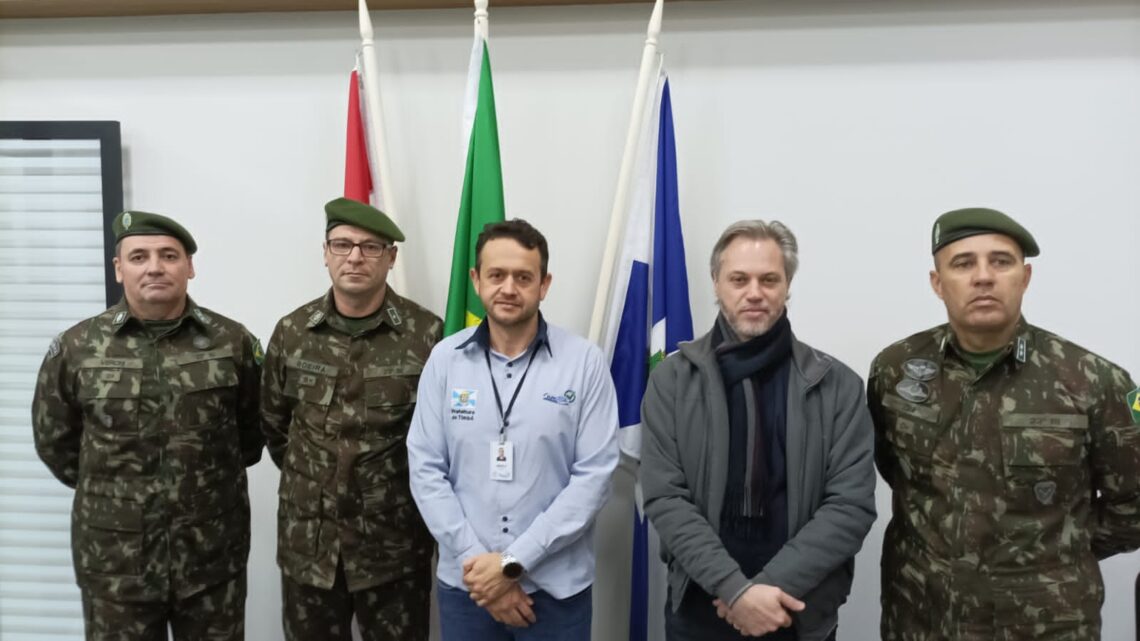 Junta do Serviço Militar de Timbó recebe visita do 23º BI de Blumenau