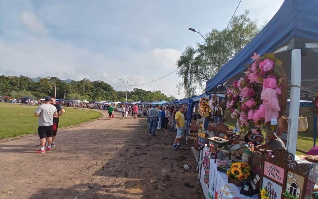 Indaial – Cerca de 4.000 pessoas prestigiaram a 3ª edição da Feira de Rua Flor&Ser no último domingo (10)