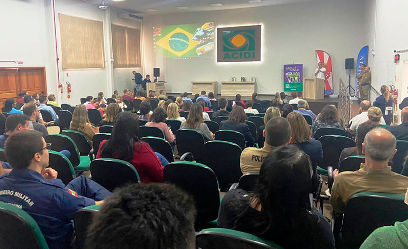 Indaial – Demuttin promoveu evento sobre Autismo em parceria com a Polícia Militar