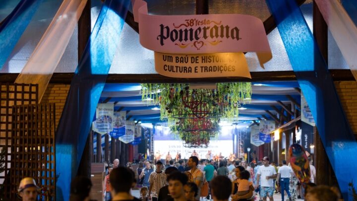 Após abertura com cerca de 8 mil visitantes, confira a programação para o primeiro fim de semana da Festa Pomerana