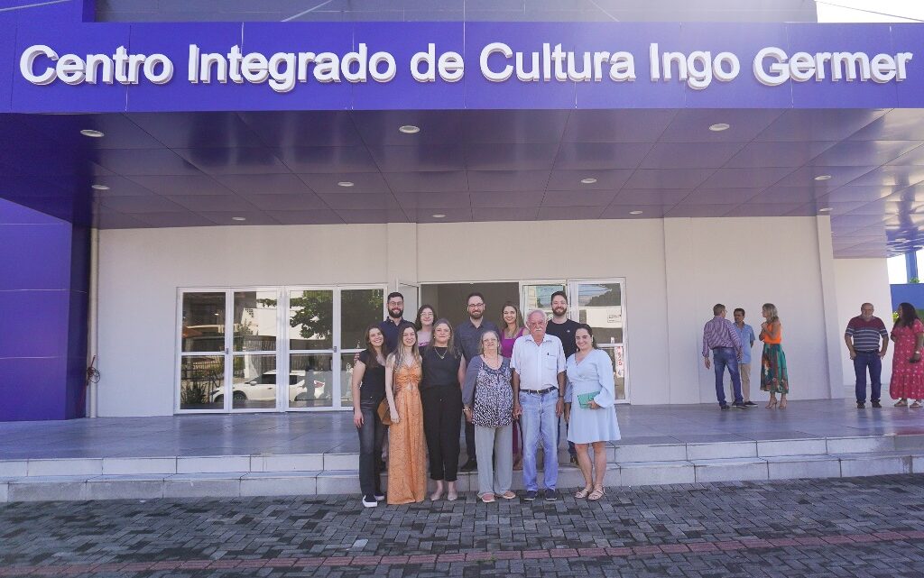 Ex-prefeito Ingo Germer é homenageado no Centro Integrado de Cultura de Timbó