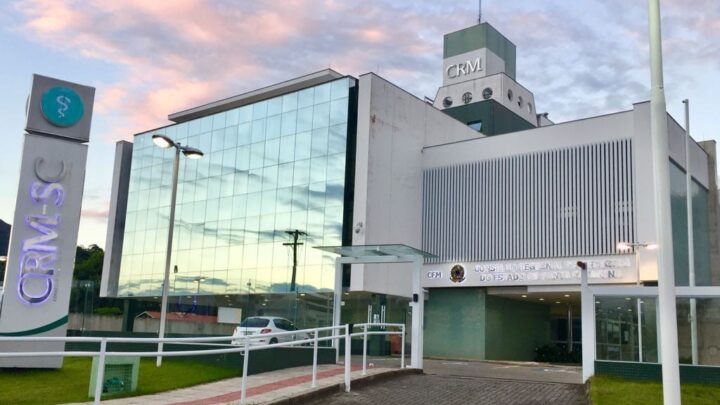 CRM-SC debate desafios da carreira do médico em Santa Catarina