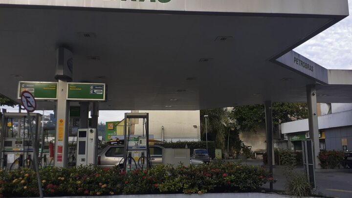 Petrobras anuncia redução de R$ 0,40 no preço do diesel