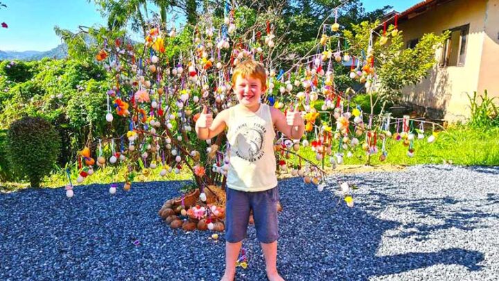 Pomerode – Osterbaum com mais de 400 casquinhas de ovos vence concurso da Rota do Enxaimel