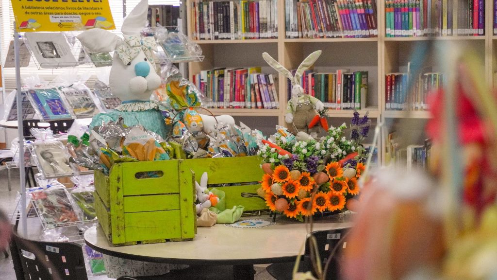 Caça aos Livros acontece na Biblioteca Pública Municipal Péricles Prade de Timbó