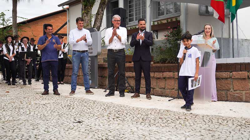 Prefeitura de Timbó celebra 89 anos de emancipação com cerimonial e assinatura de diversas ordens de serviço