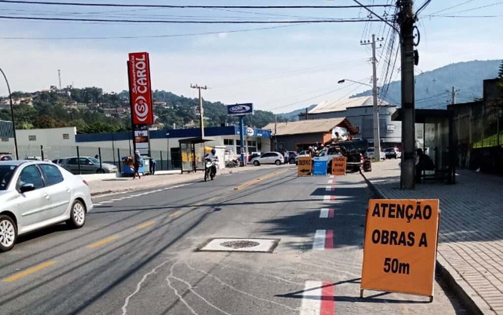 Blumenau – Rua Itajaí recebe serviços de esgoto nesta terça-feira (21/3)