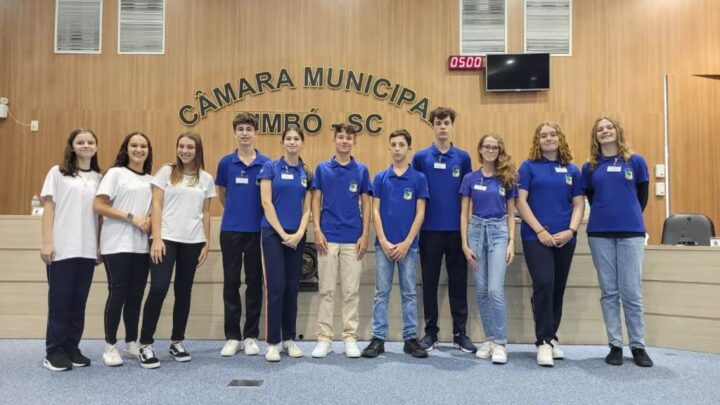 Parlamento Jovem da Câmara Municipal de Timbó realiza Sessão Solene