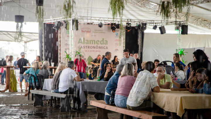 Sete mil pessoas visitam 1ª Alameda Gastronômica de Indaial (SC) e cidade entra para rota de eventos culinários do Vale Europeu