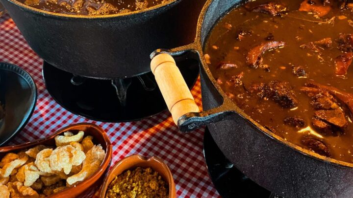 Está aberta a temporada da feijoada em Timbó