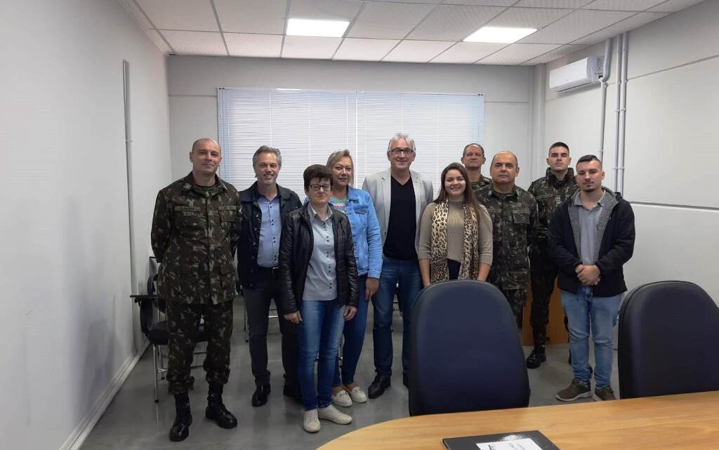 Junta Militar de Timbó recebe visita do 23º BI de Blumenau