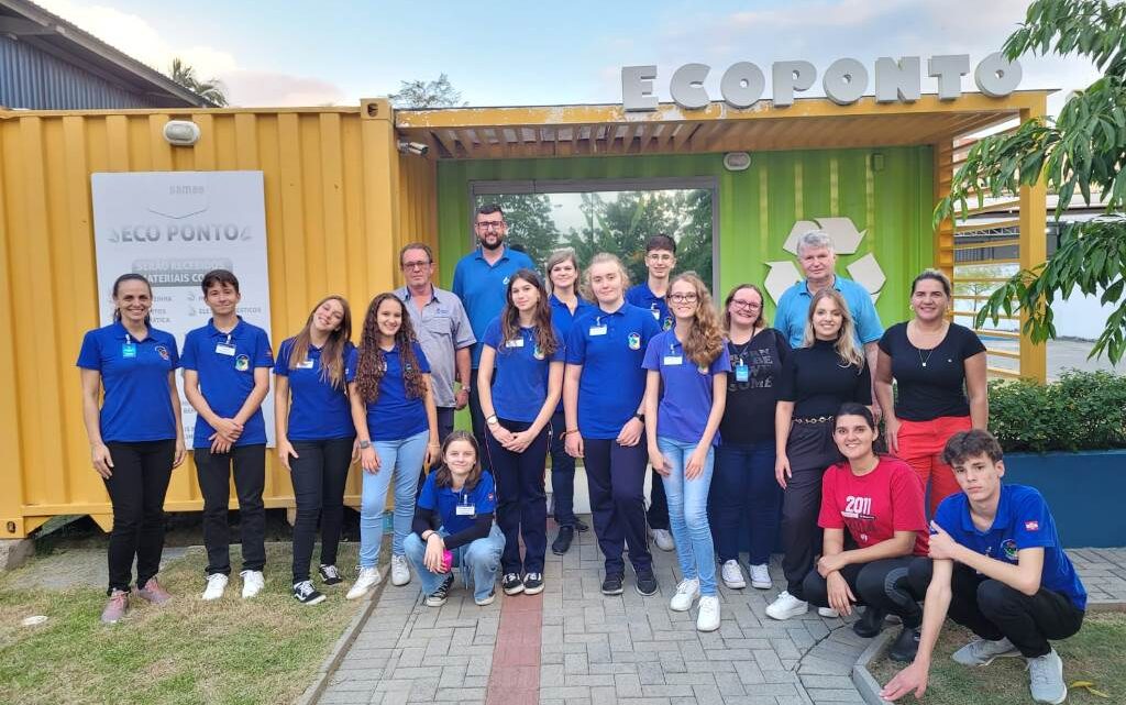 Parlamento Jovem visita Ecoponto e Central de Coletas do SAMAE Timbó