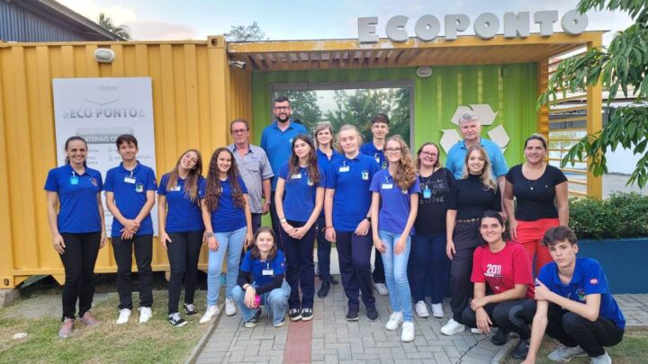 Parlamento Jovem visita Ecoponto e Central de Coletas do SAMAE Timbó