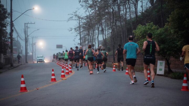 4ª Meia Maratona de Timbó movimenta cerca de 900 pessoas no Parque Henry Paul