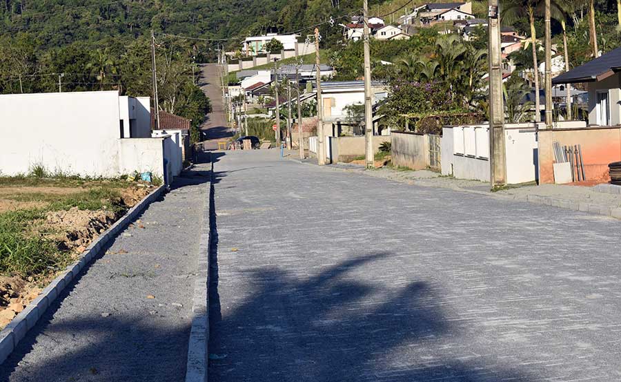 Rodeio – Concluída a primeira etapa da pavimentação da Rua Domingos Conzatti, no Bairro Gávea