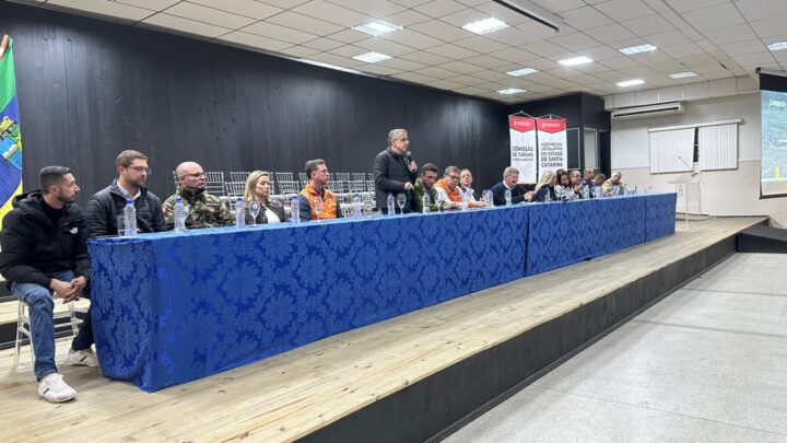 Mário Hildebrandt participa de audiência pública que discute a situação das barragens no Vale