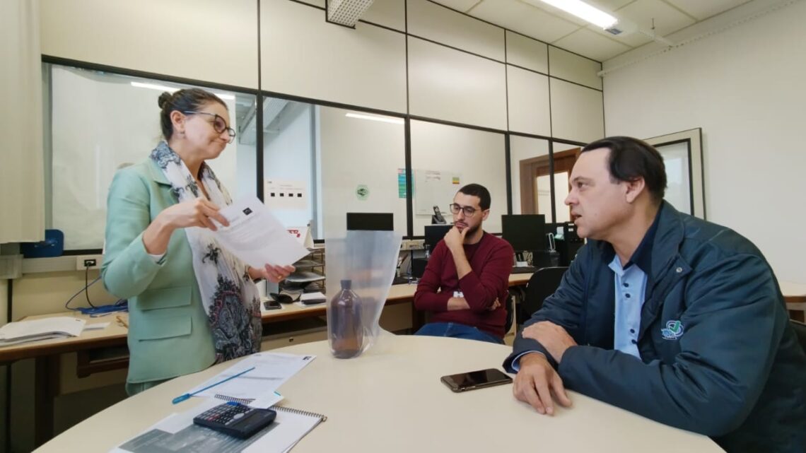 Procon Timbó visita Laboratório de Análises de Combustíveis da FURB