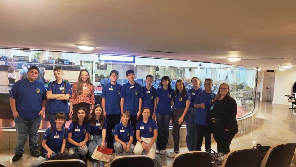 Parlamento Jovem de Timbó conhece ALESC e Escola do Legislativo, em Florianópolis