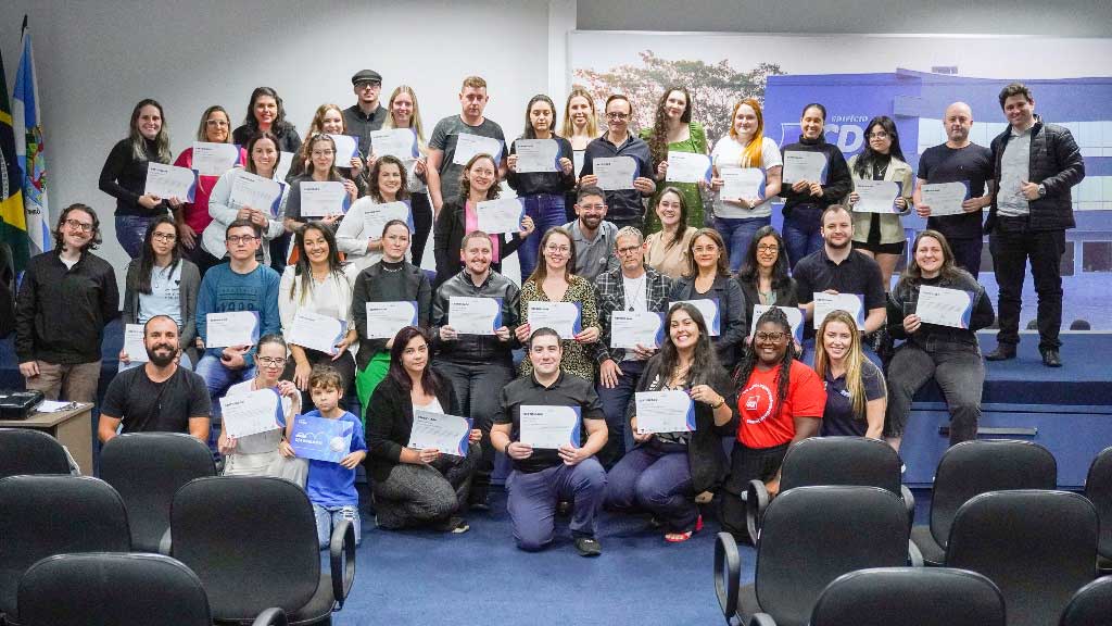 Programa de capacitação de MEIs forma terceira turma em Timbó