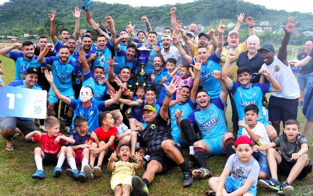 Tamo Junto F.P. é campeão do 33º Campeonato Municipal de Futebol de Campo de Timbó