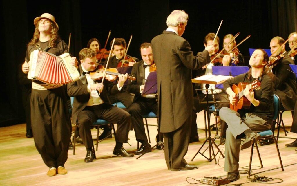 Renato Borghetti se apresenta gratuitamente, dia 29, junto com a Orquestra de Câmara de Blumenau