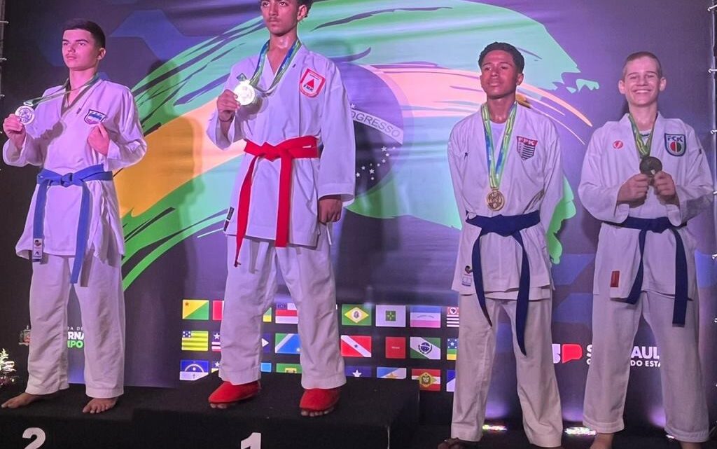 Timbó no pódio do Campeonato Brasileiro de Karatê