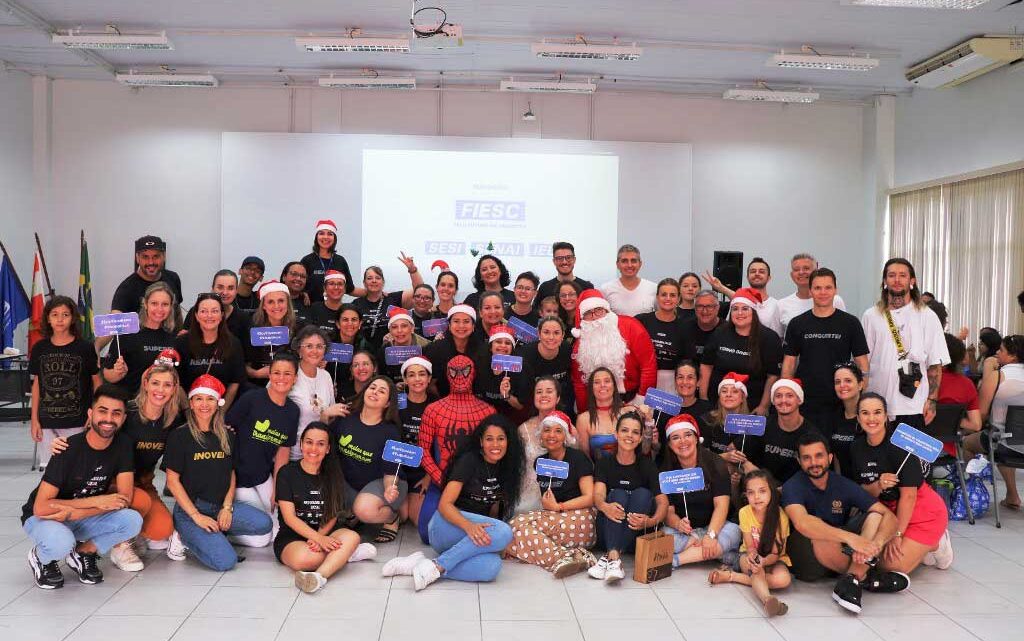 SENAI Blumenau promove arrecadação de brinquedos e alimentos para o Natal Solidário