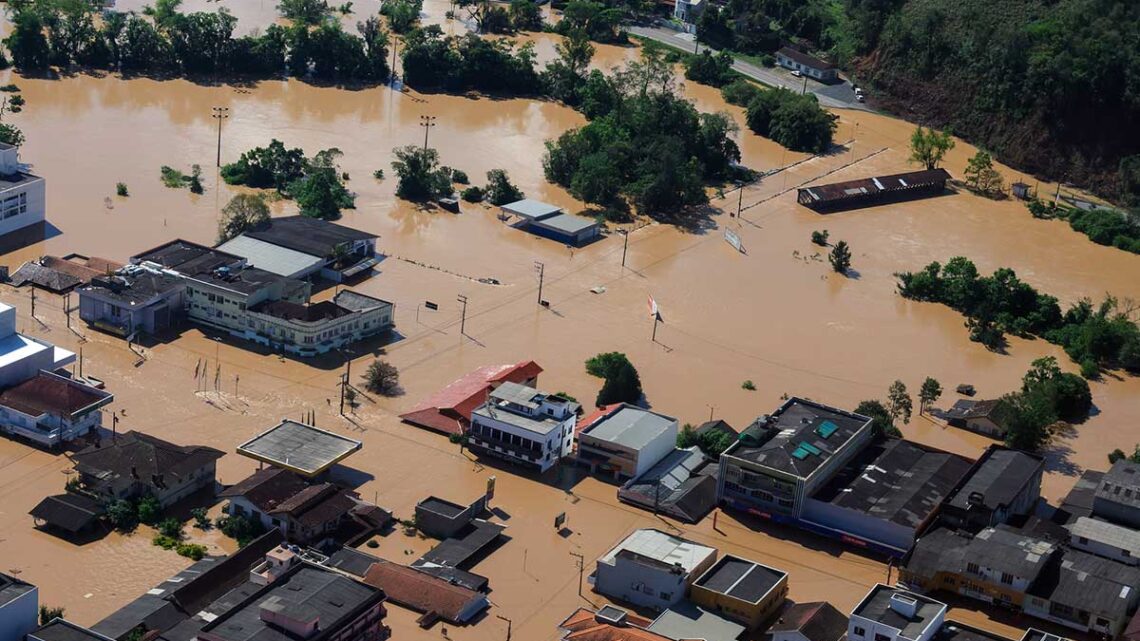 Governo de SC veta R$ 58 milhões para ações de combate a enchentes no Vale do Itajaí